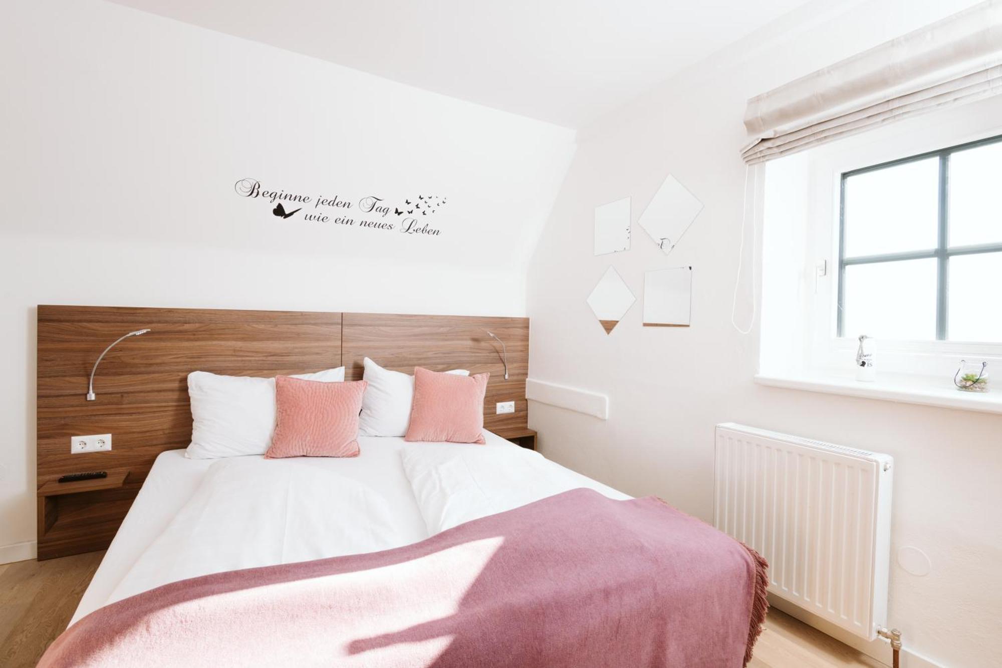 Haus Aussicht - Ferienwohnungen Velden Velden am Woerthersee Room photo