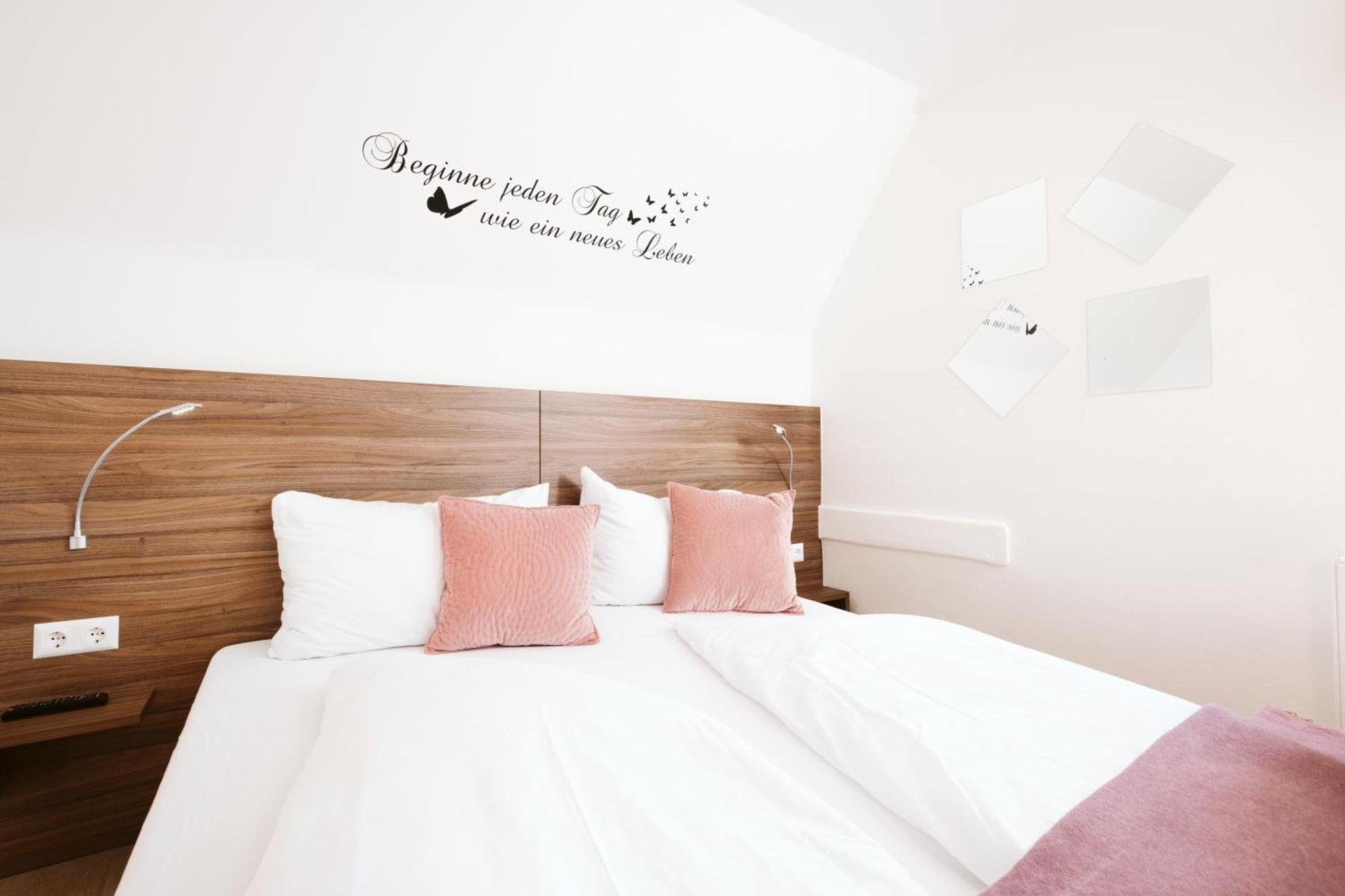 Haus Aussicht - Ferienwohnungen Velden Velden am Woerthersee Room photo